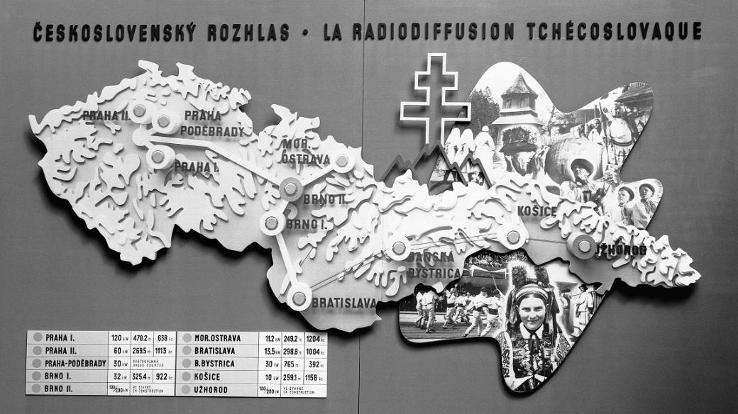 Mapa vysílačů prezentovaná na Zemské výstavě východu v Košicích (1938)