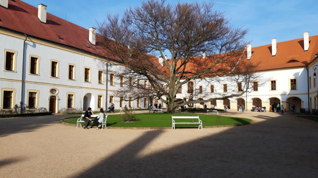 Děčínský zámek