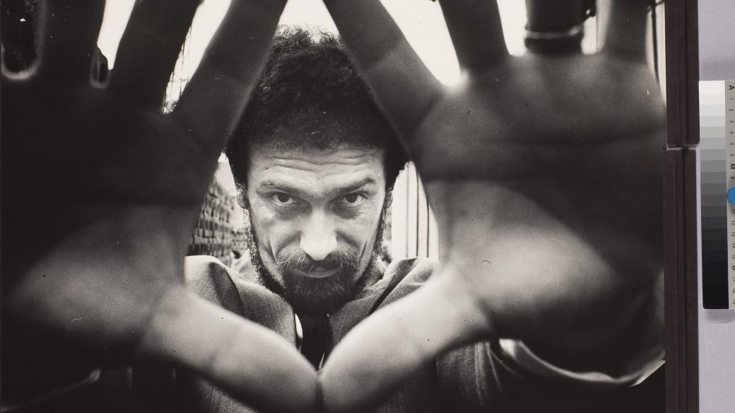 Adolf Vrhel: Portrét zpěváka Waldemara Matušky (1967)