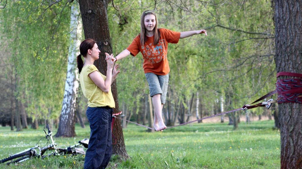 Slackline - chůze po provaze