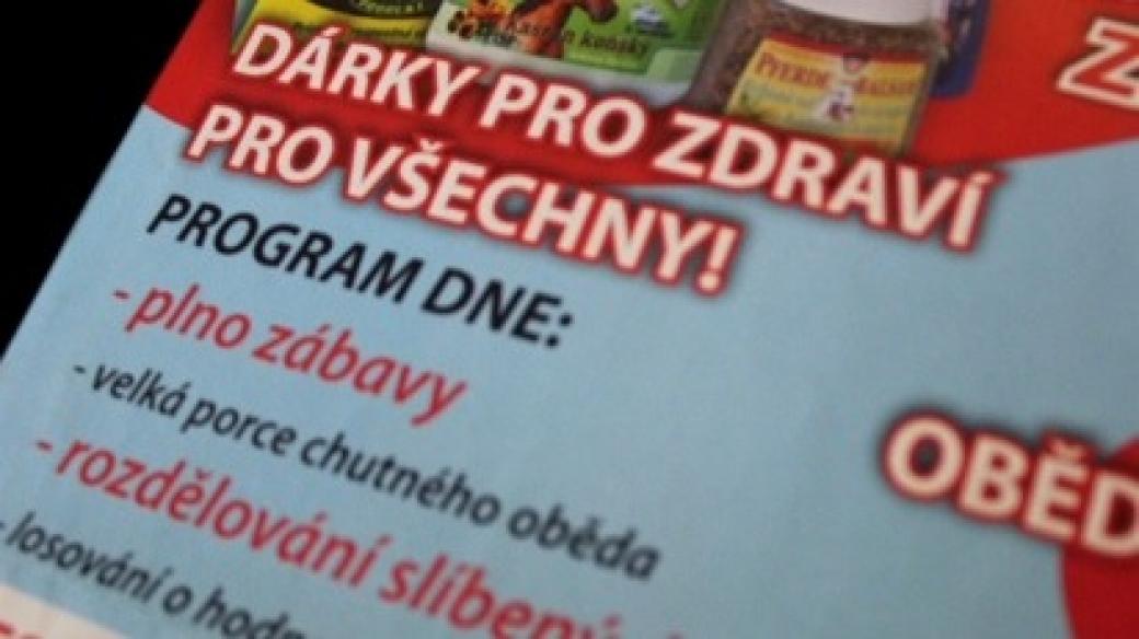 Dokumentární snímek Šmejdi popisuje praktiky prodejních předváděcích akcí