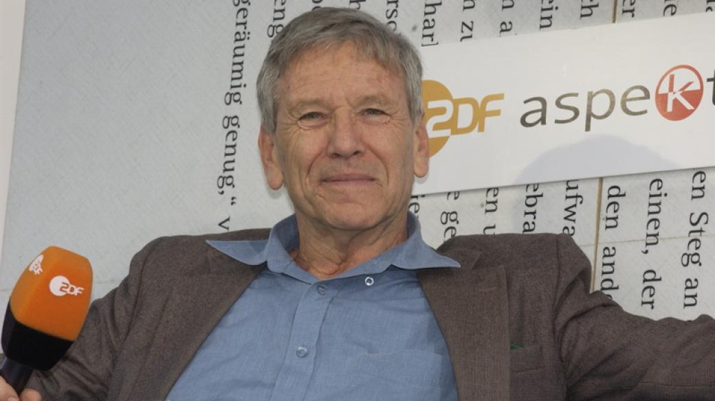 Amos Oz