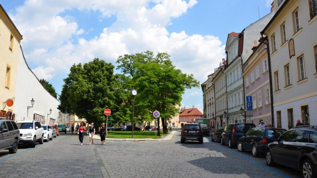 Parčík v ulici U Lužického semináře