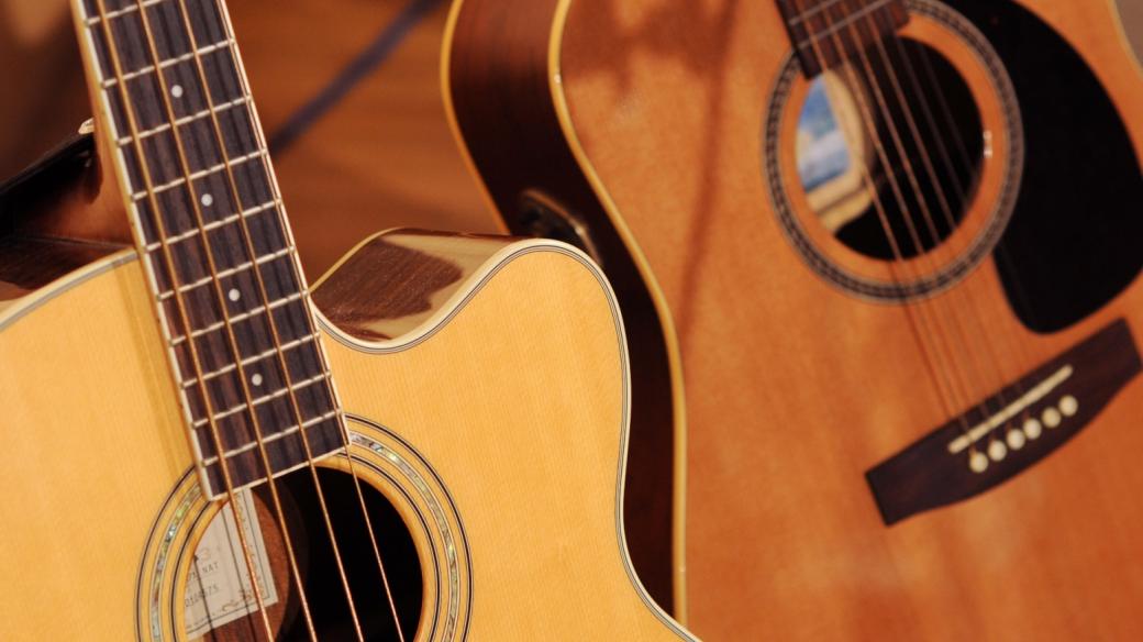 Hudba, kytara, akustická baskytara