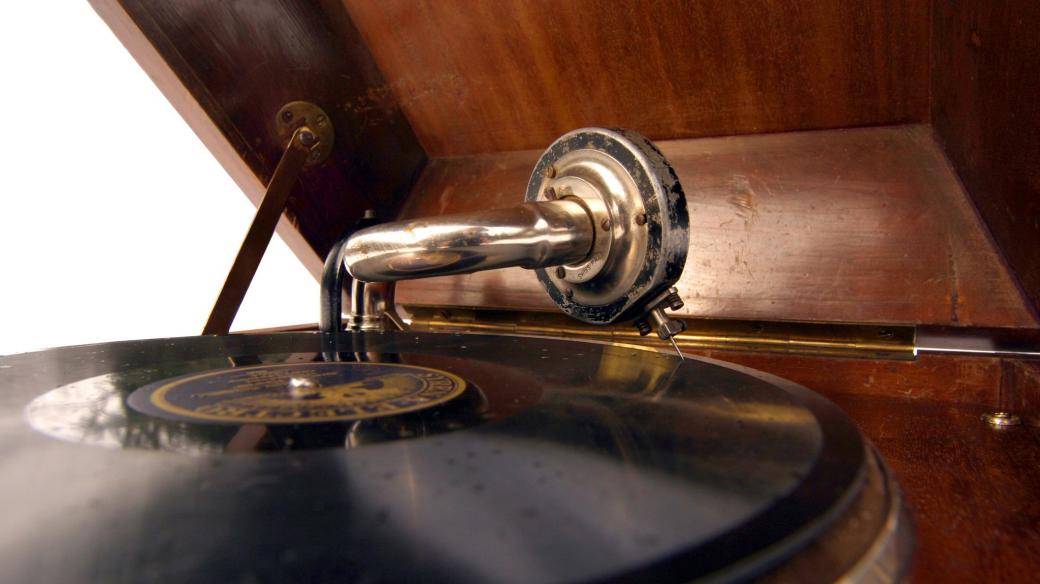 Gramofon (ilustr. obr.)