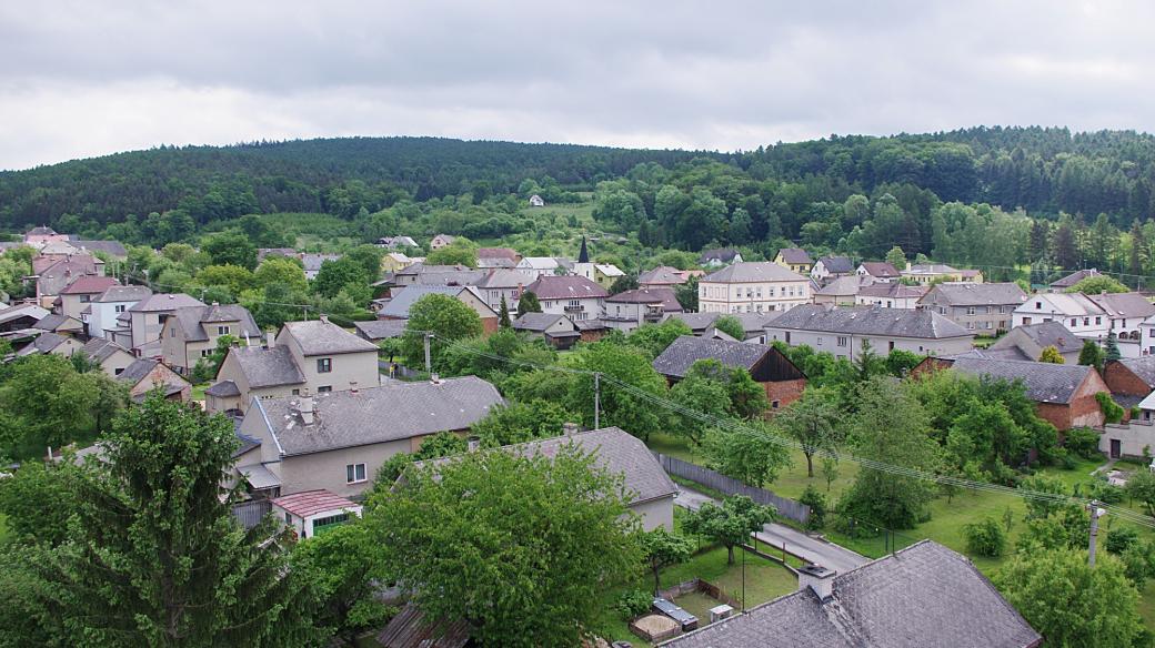 Pohled na Hrabovou z věže evangelického kostela