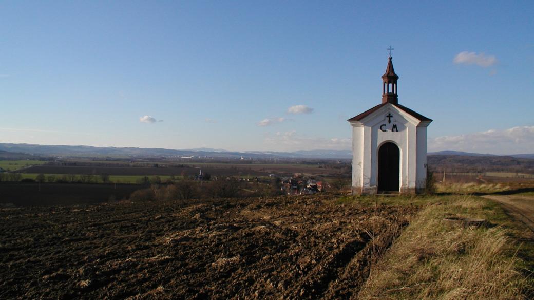 Kaple Cyrila a Metoděje nad obcí