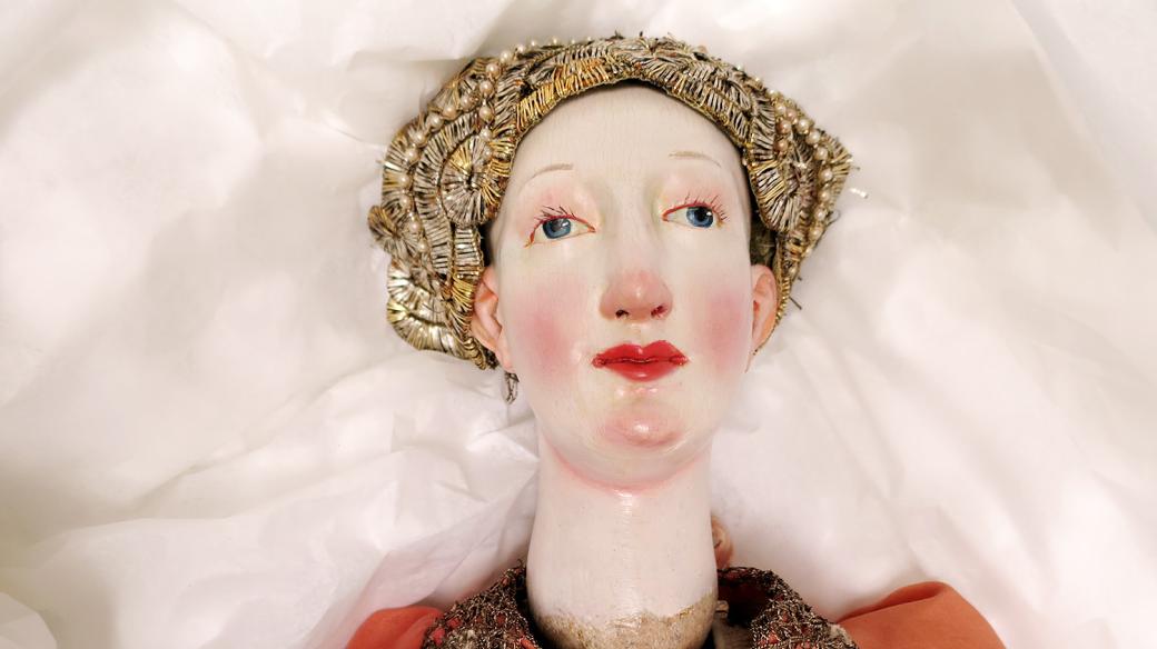 Barokní dáma je nejstarší loutkou Muzea loutkářských kultur v Chrudimi