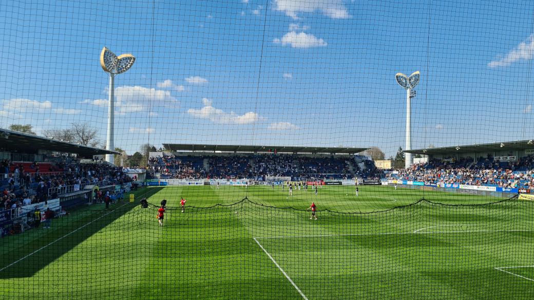 Návštěva stadionu a sektoru pro hostující fanoušky v Uherském Hradišti