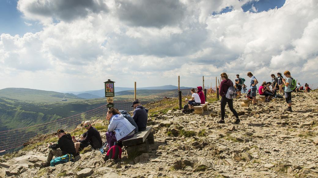 Sněžka je symbol a velké lákadlo pro turisty