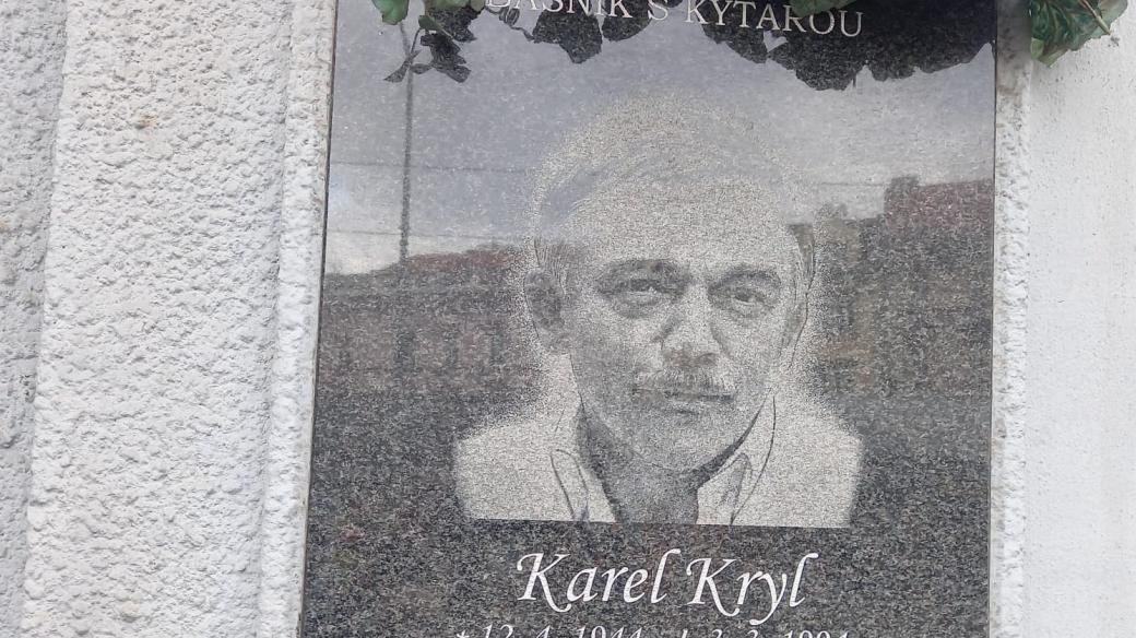 Karel Kryl, pamětní deska