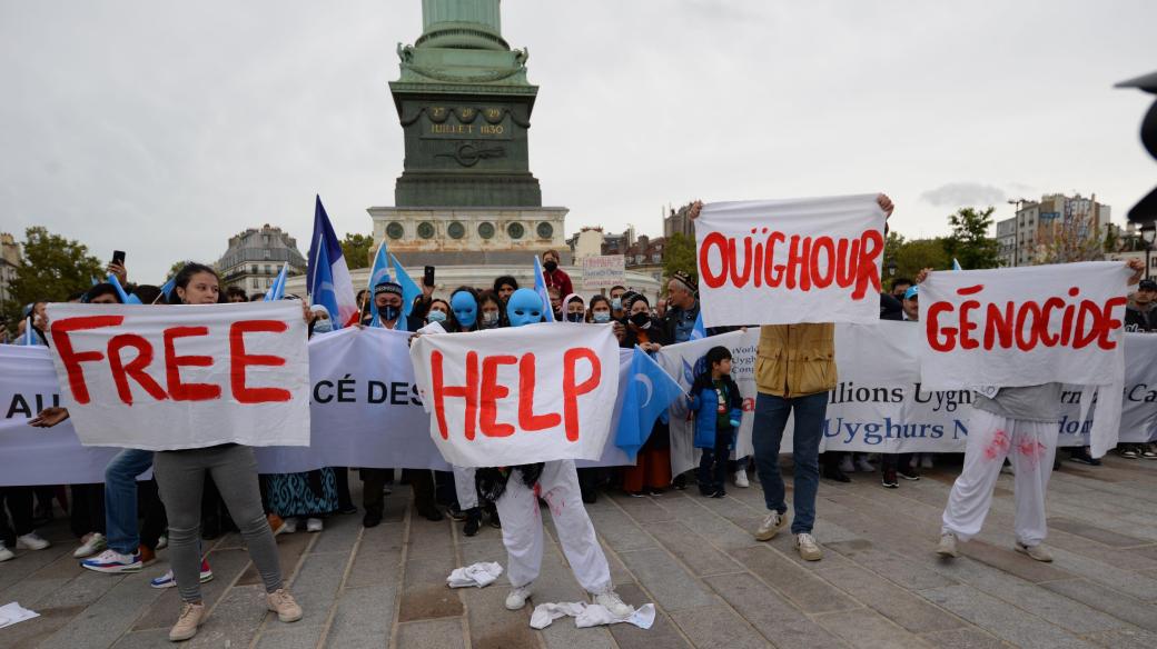 Demonstrace proti ujgurské genocidě (Paříž)