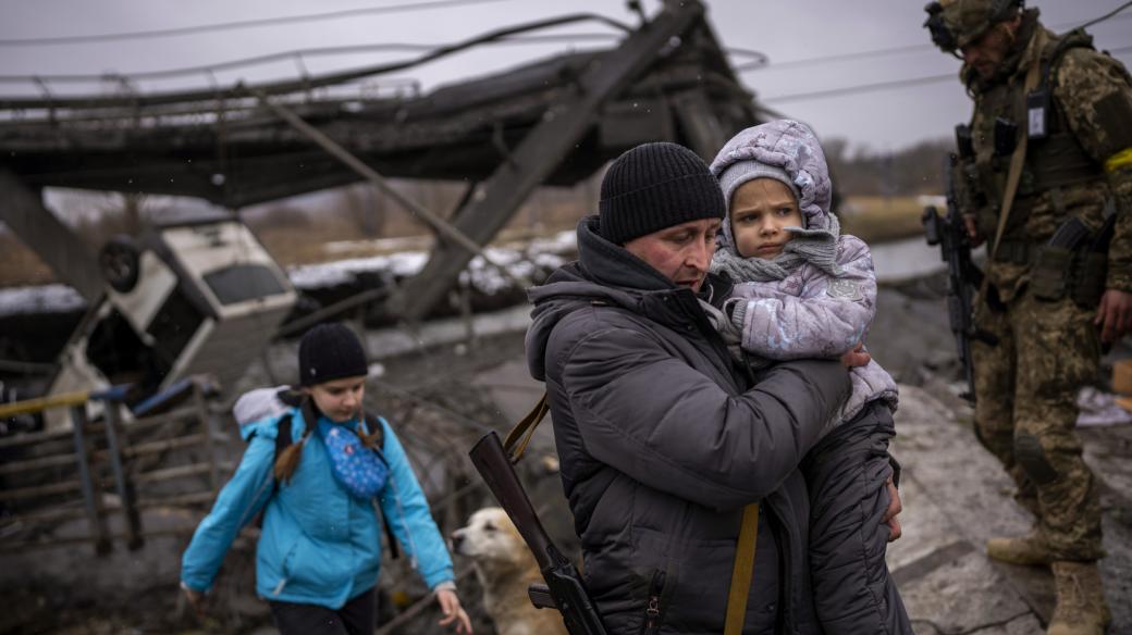 Most zničený dělostřelectvem na předměstí Kyjeva