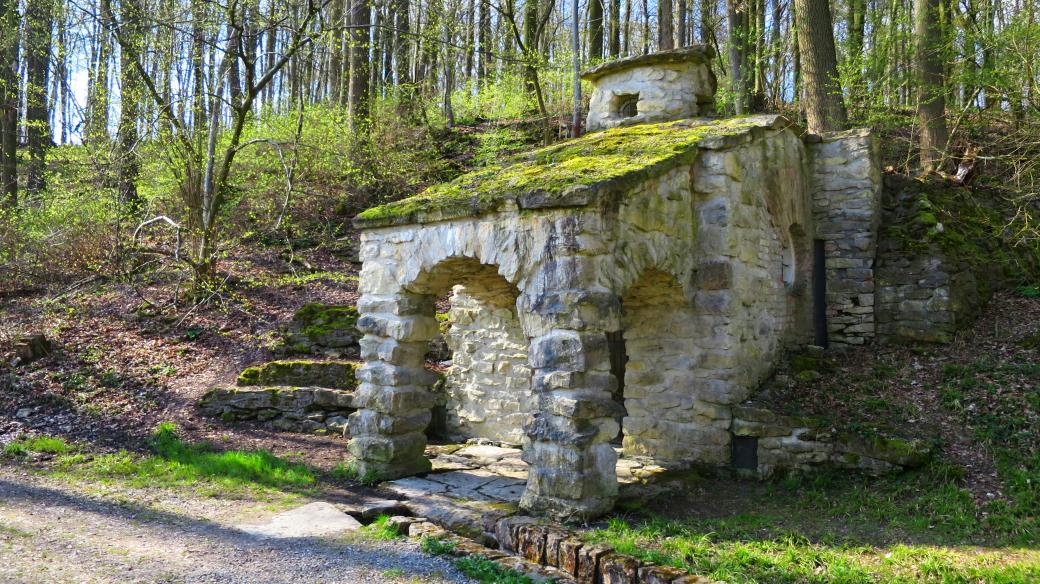 Kaplička sv. Antonína v Nedošínském háji