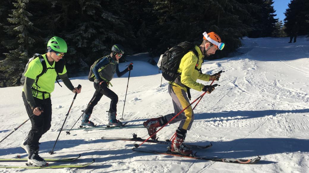 Skialpinisté v současnosti dobývají Krkonoše