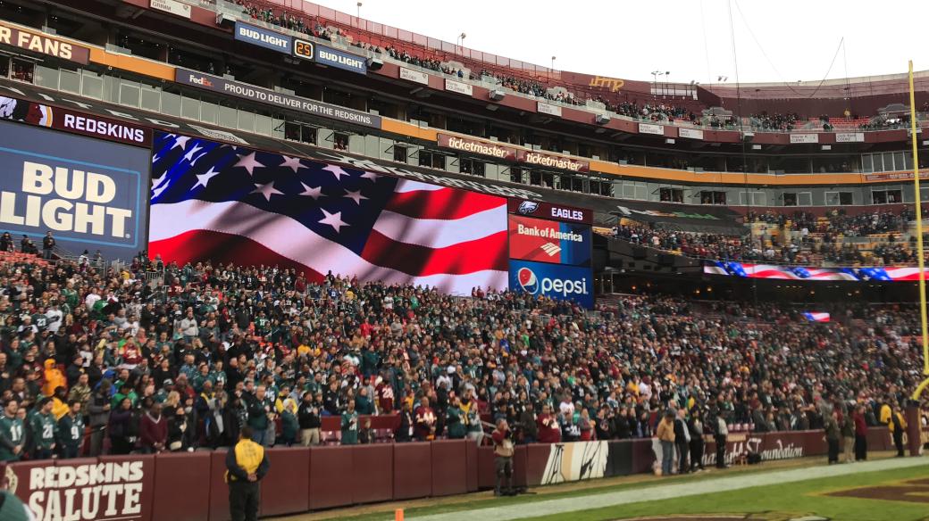 Obecenstvo na západě Washingtonu Redskins.