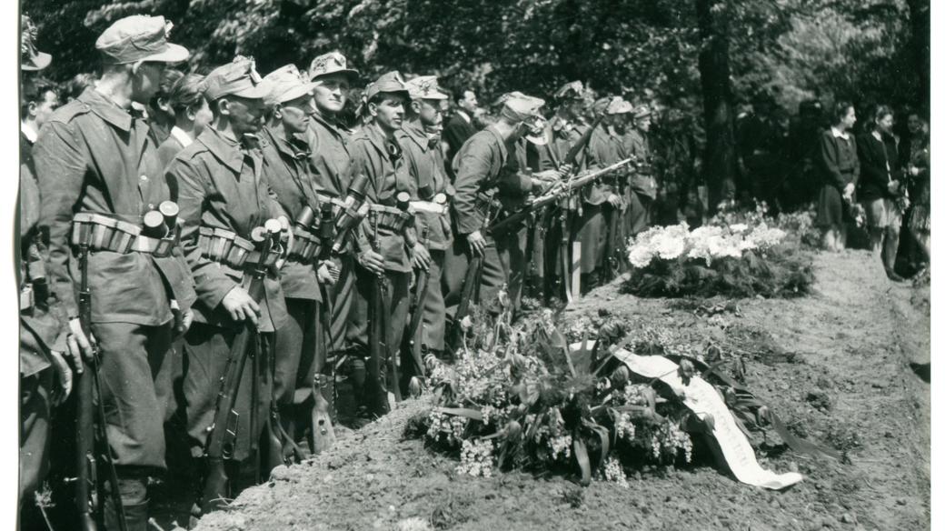 Českoslovenští vojáci v zahraničních uniformách