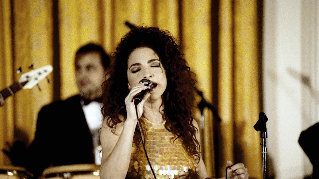 Gloria Estefan v roce 1999