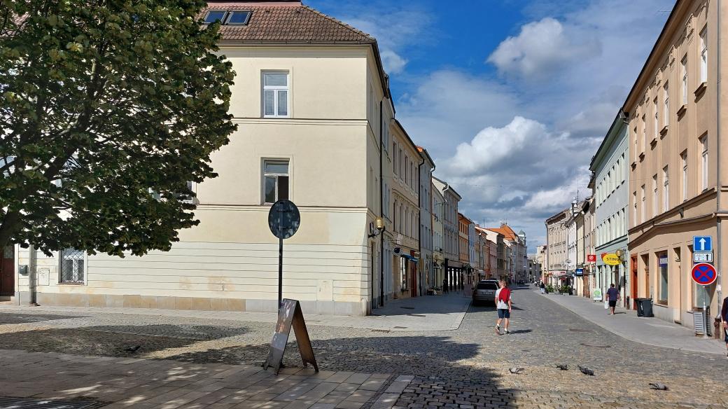 Benešova ulice, vlevo místo poslední synagogy