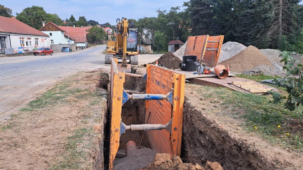 V Lipové na Prostějovsku staví kanalizaci