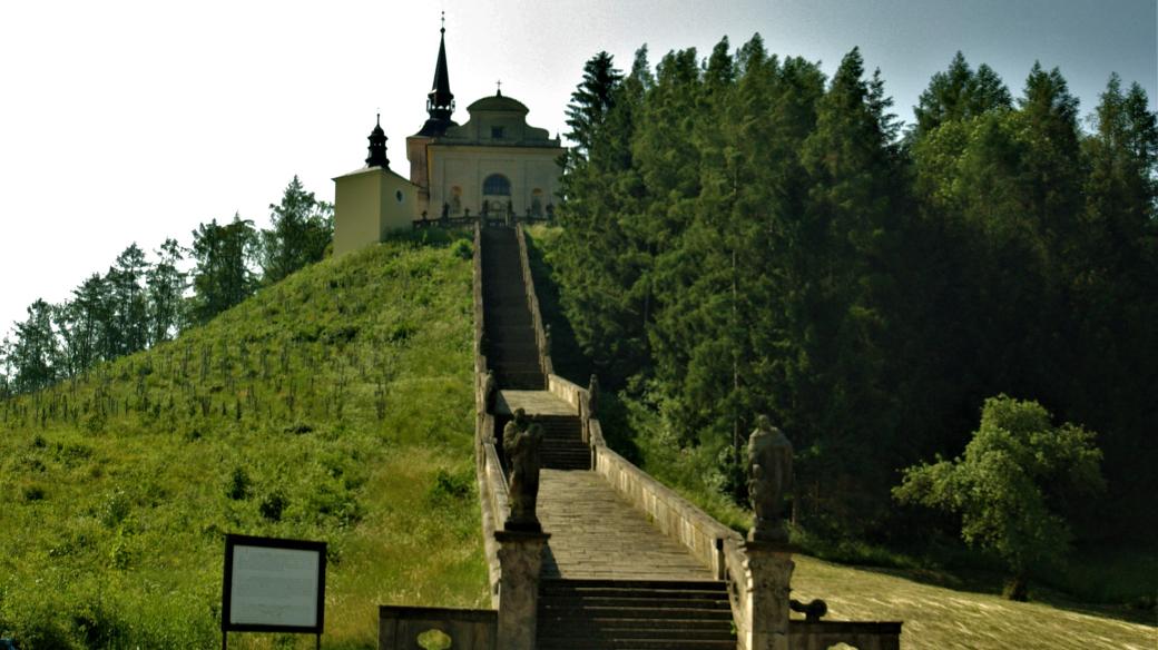 Monumentální schodiště v poutním areálu Homole