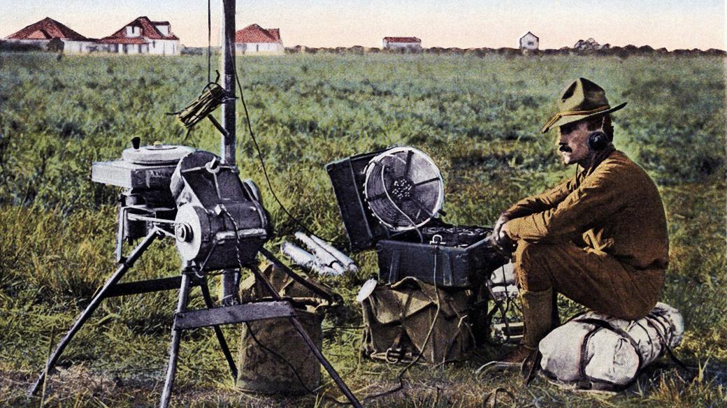 Mobilní radiokomunikační systém od American Signal Corps, který byl uveden do provozu během druhé světové války ve Francii