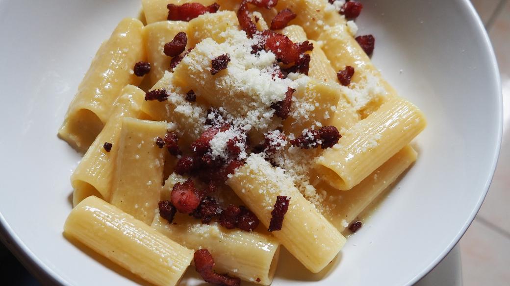 Rigatoni carbonara