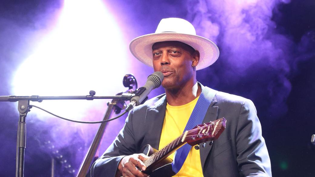 Eric Bibb