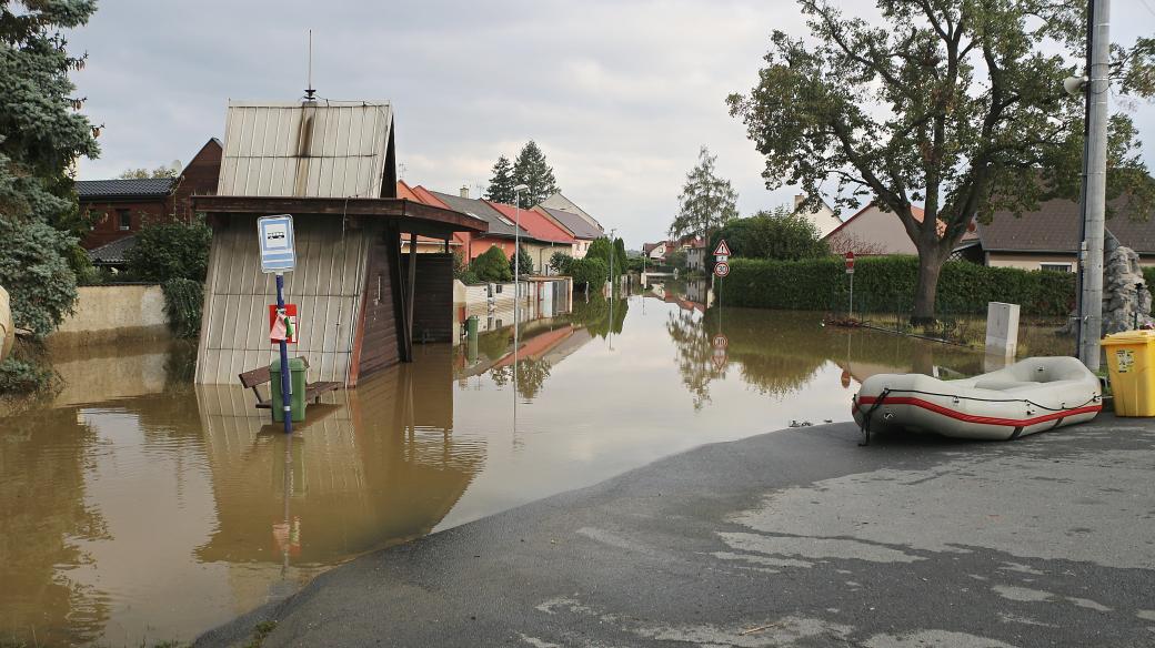 Ulice Čapky Drahlovského v Chomoutově