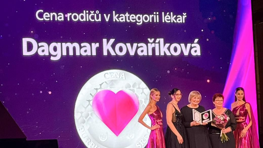 MUDr. Dagmar Kovaříková při předávání ceny Purpurové srdce v kategorii lékař (2024)