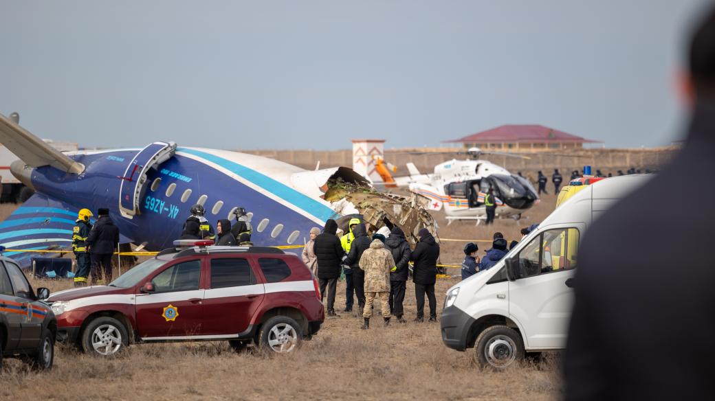 Trosky u kazašského města Aktau. Pád letu 8243 z Baku do Grozného nepřežilo 38 lidí