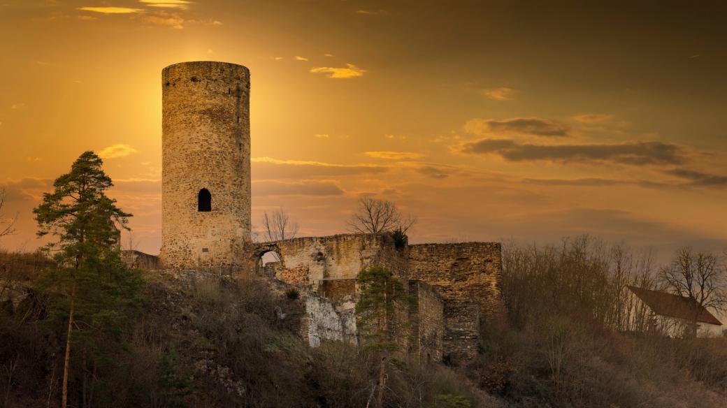 Hrad Dobronice u Bechyně v jižních Čechách