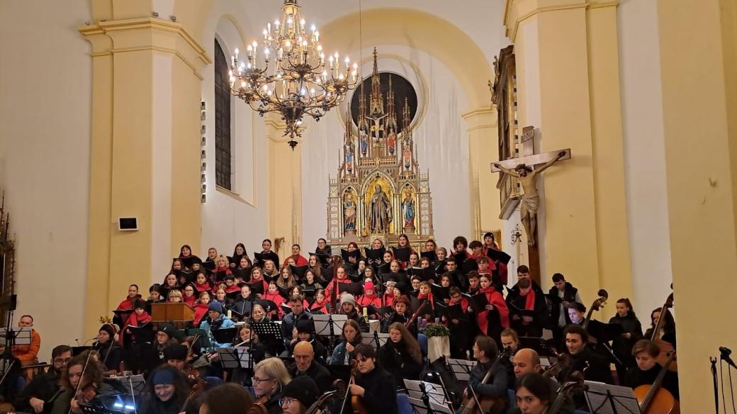 Koncert Severáčku a orchestru liberecké ZUŠ proběhne v hejnické bazilice 4. ledna 2025 (ilustrační snímek)