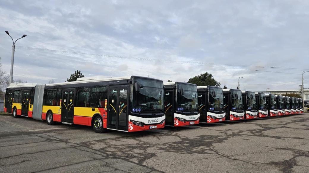 Hradec Králové nasadí v hromadné dopravě 12 nových autobusů s ekologickým hybridním pohonem