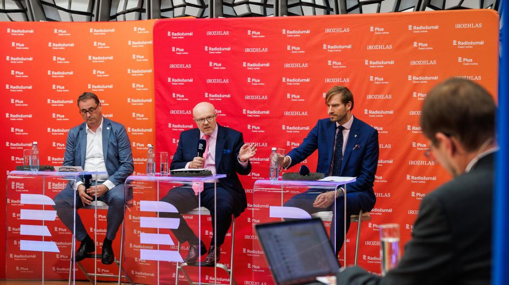 Boris Šťastný, lékař, bývalý poslanec (Motoristé sobě), Vlastimil Válek, ministr zdravotnictví (TOP 09, Spolu) a Adam Vojtěch, právník, bývalý ministr zdravotnictví (ANO)