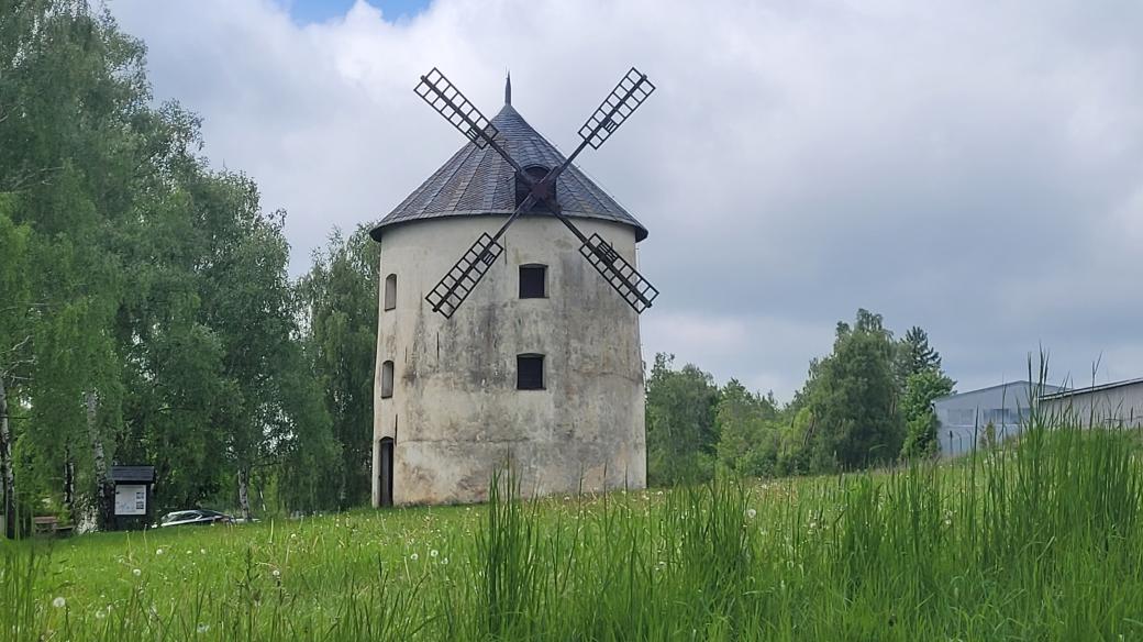 Větrný mlýn ve městě Libavá