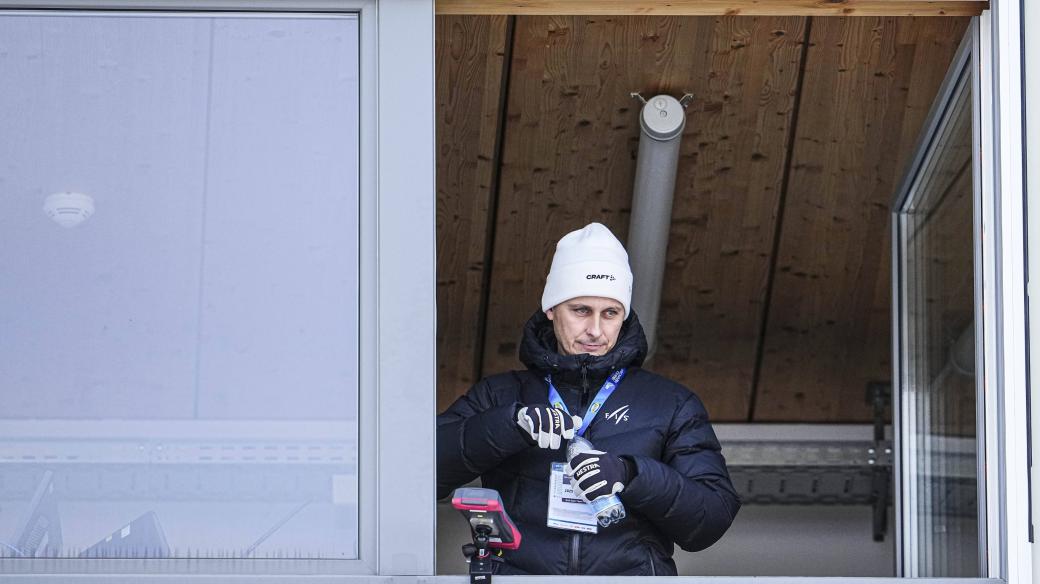 Borek Sedlák v roli asistenta ředitele závodů