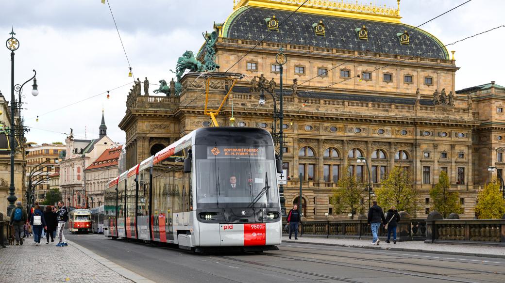 Tramvaj Škoda ForCity Plus 52T