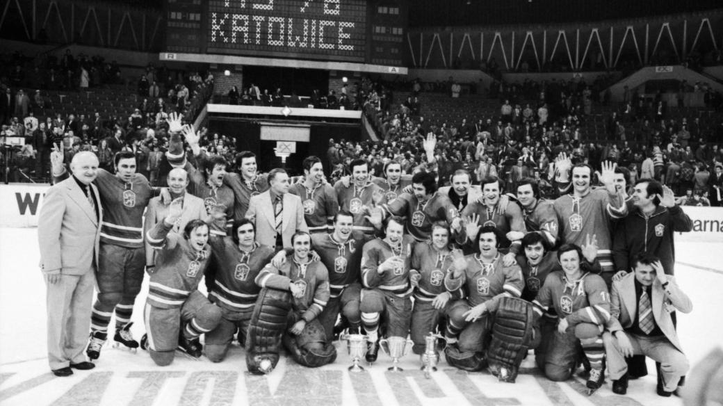 Československý hokejový výběr, který v roce 1976 dosáhl na mistrovství světa na zlato