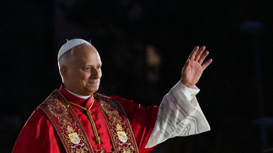 Papež Lev XIV. v Barceloně požehnal věži chrámu Sagrada Familia, která je nejvyšší kostelní stavbou světa