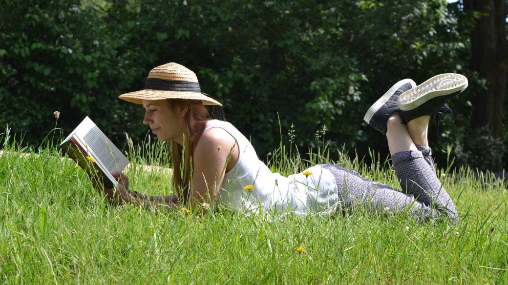Letní čtení (ilustrační snímek)