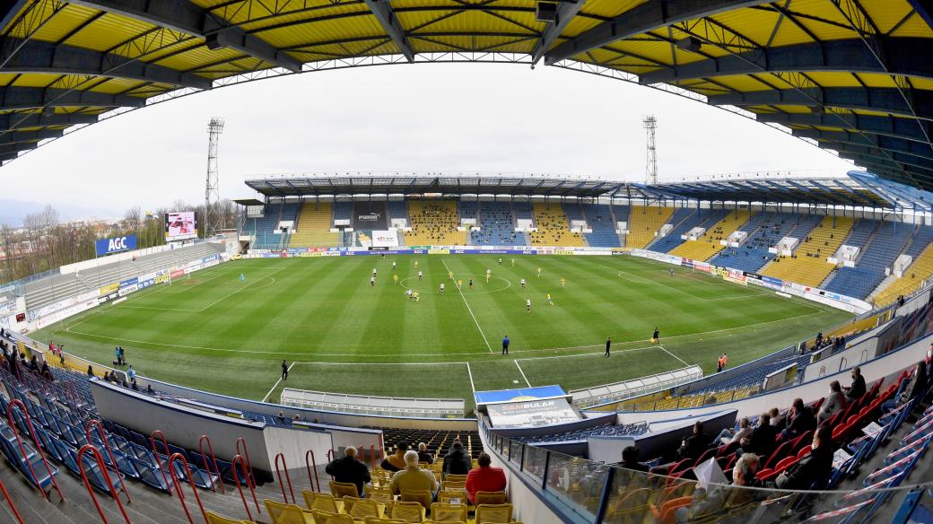 Teplický fotbalový stadion Na Stínadlech hostí svátek fotbalu