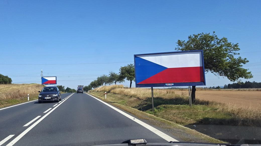 Vlajky na billboardech