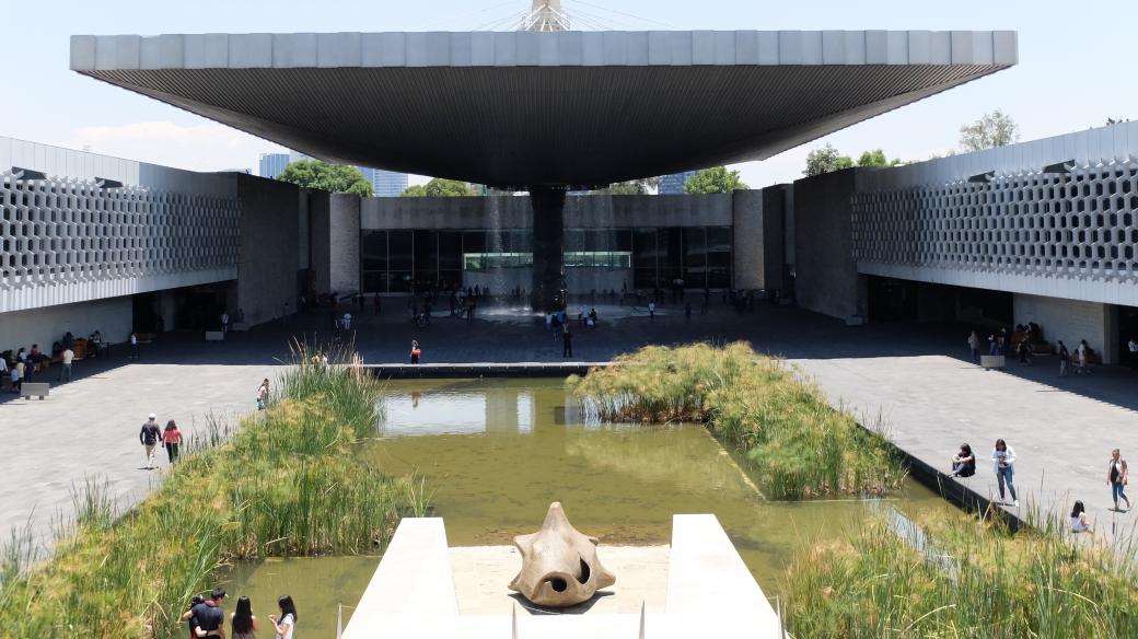 Museo Nacional de Antropología v Mexico City, architekt Pedro Ramírez Vázquez