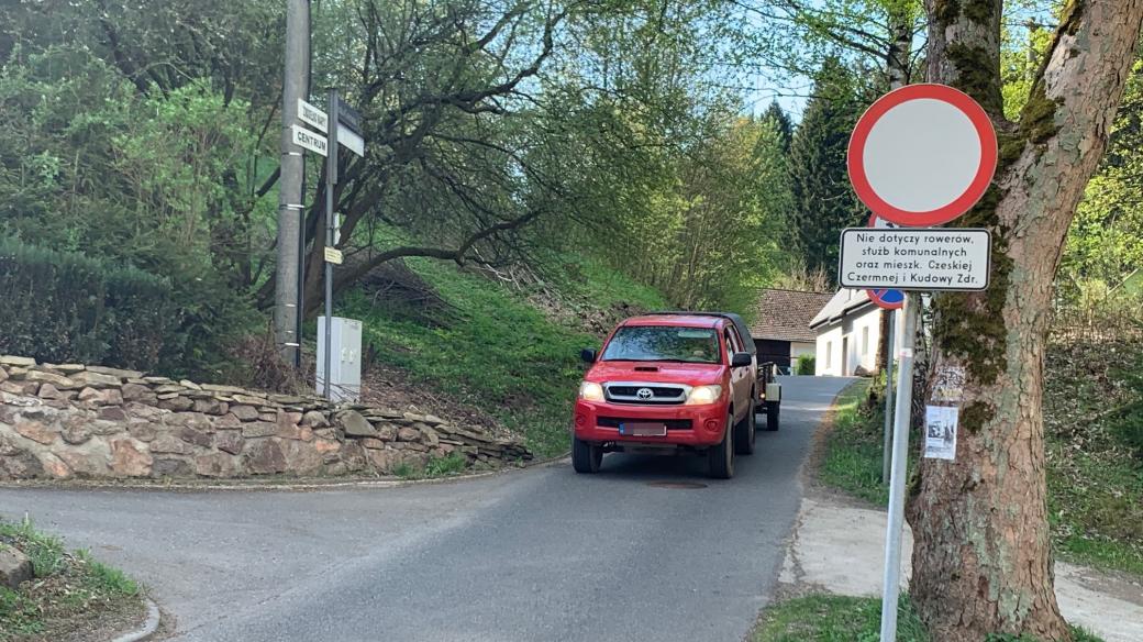 Obyvatelé České Čermné na Náchodsku si stěžují na zvýšení provozu v obci