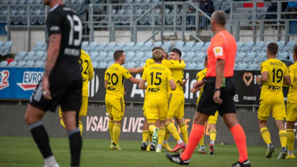 Fotbalisté Sigmy Olomouc slaví gól do sítě Českých Budějovic