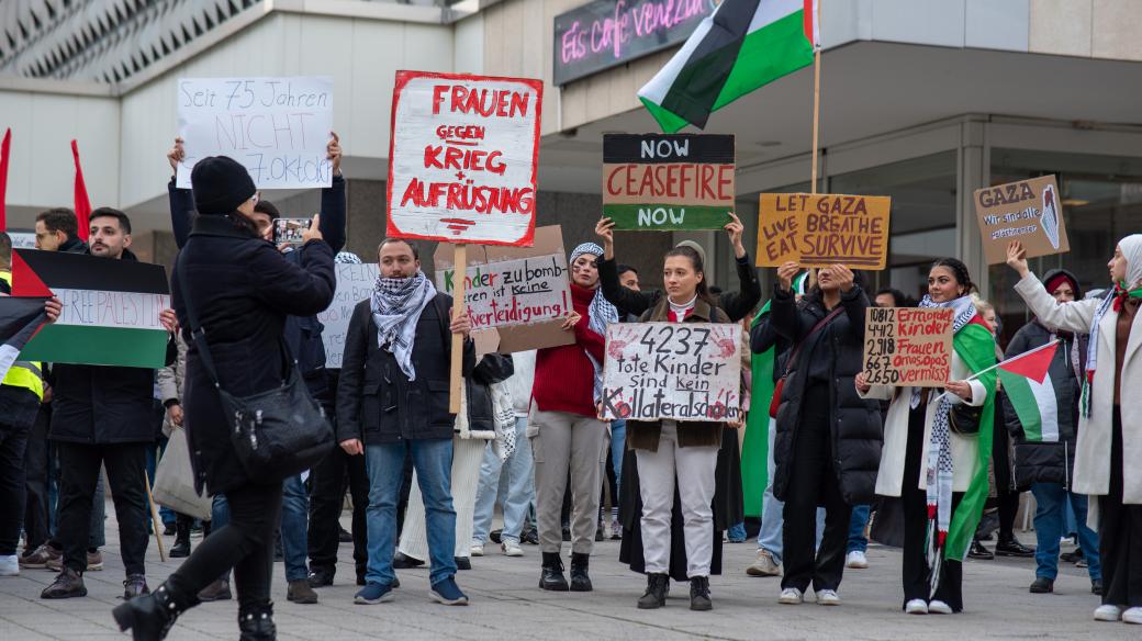 Propalestinské demonstrace v Německu