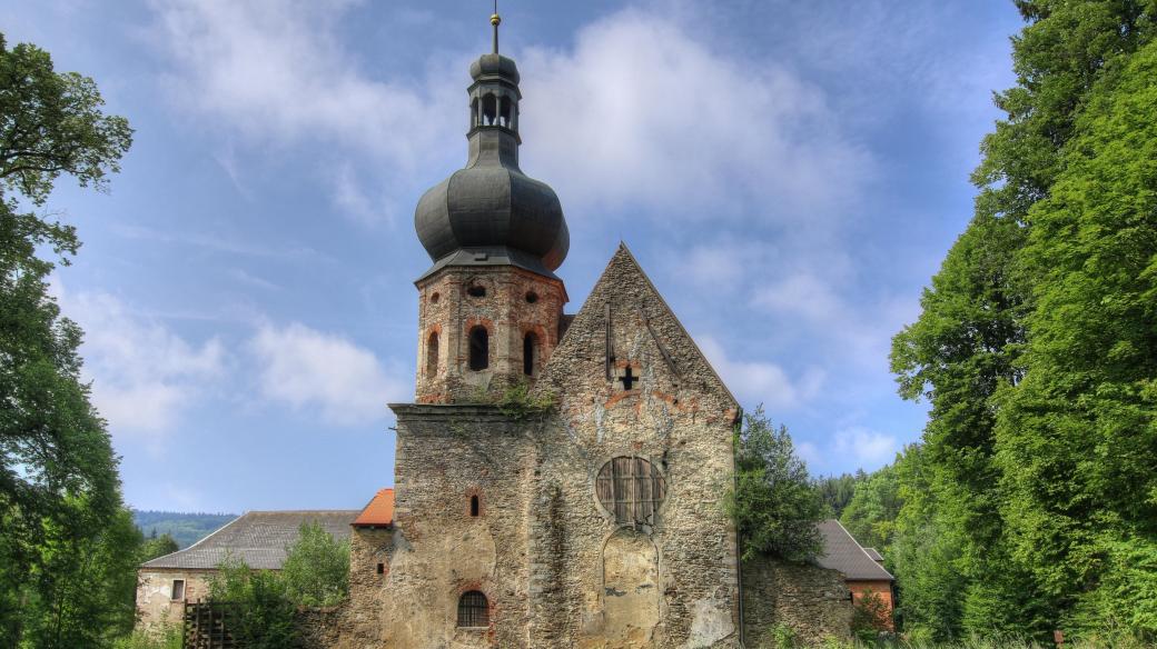 Bývalý augustiniánský klášter v Pivoni na Domažlicku