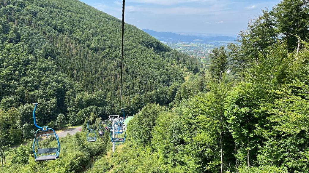 Na Pustevny vede nejstarší sedačková lanovka v Evropě