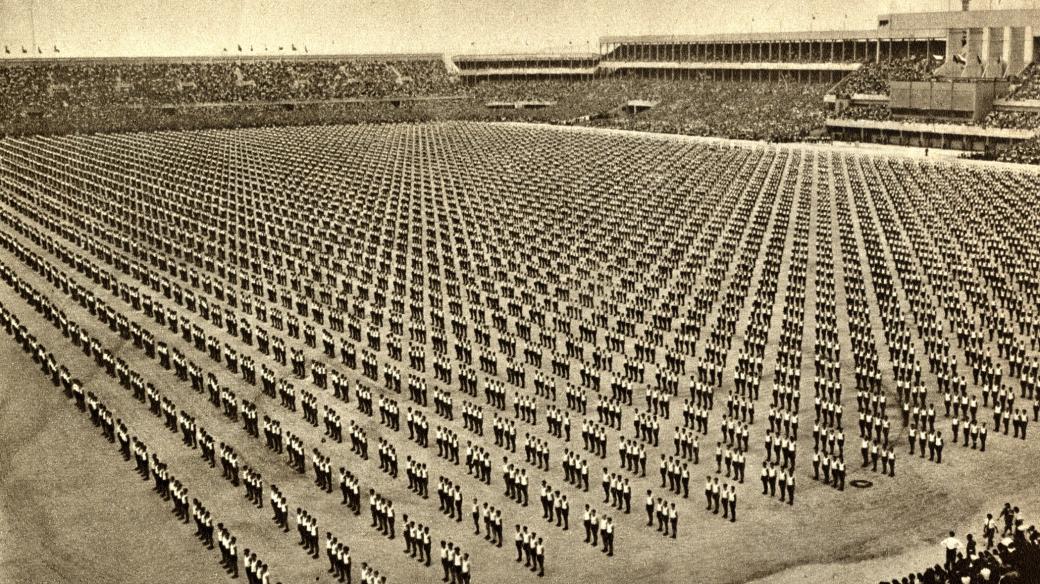 Vystoupení dorostu na XI. všesokolském sletu 1948